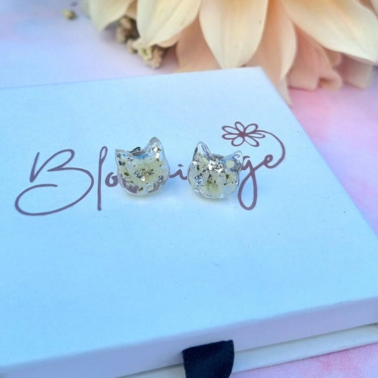 White Cat "SNOWIE" flower stud earrings